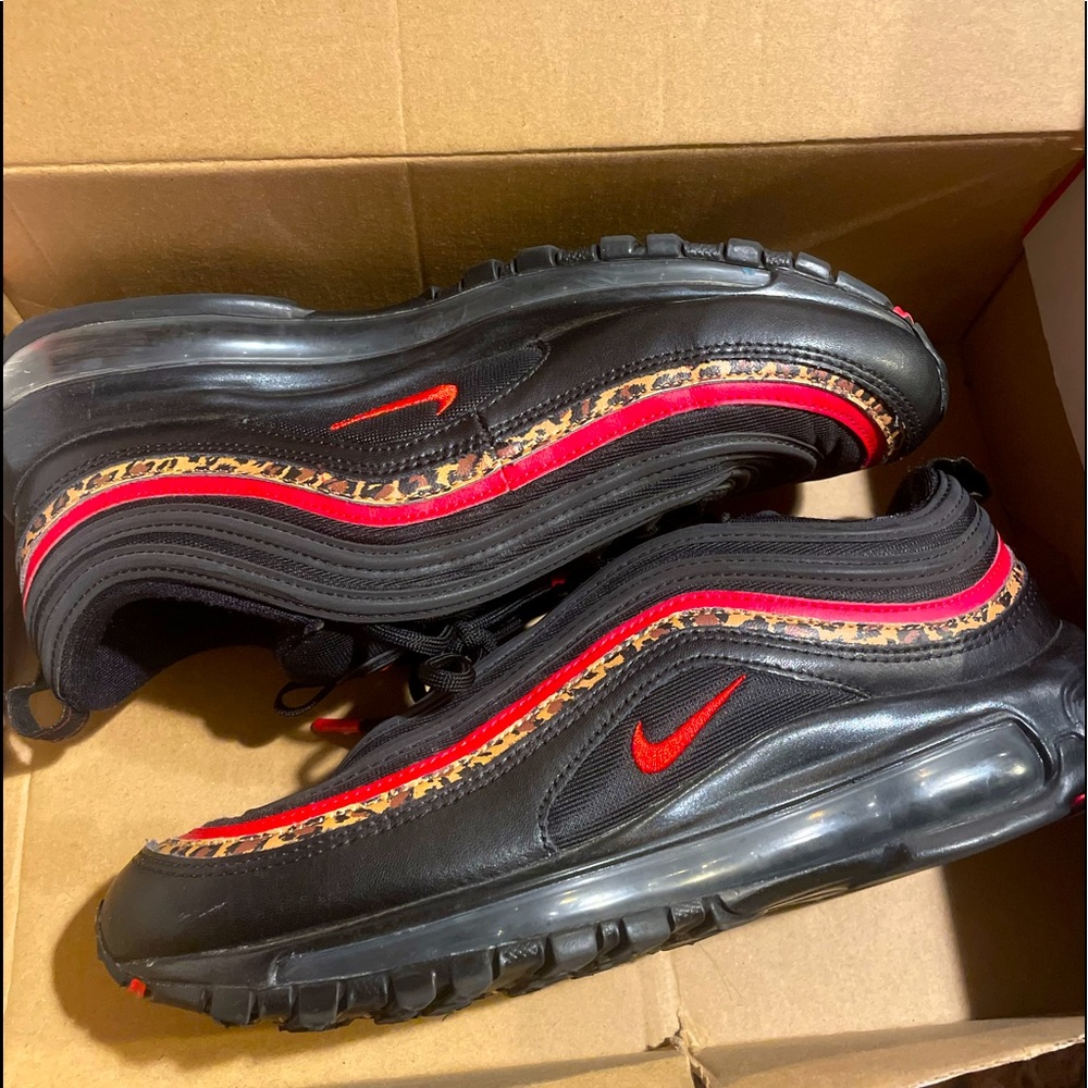 Worn 2 times, comfortable